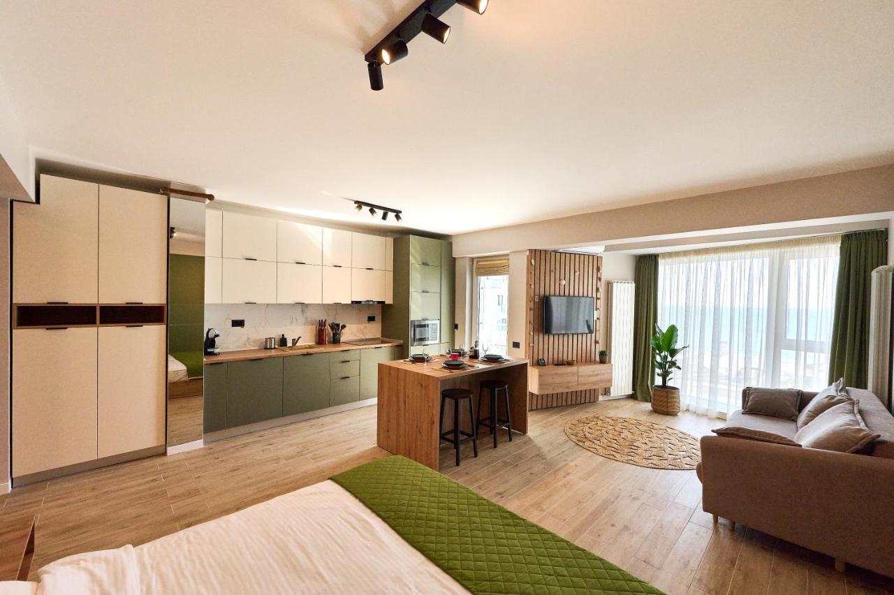 Studio Cornelia Seaview Spa&Pool In Infinity Beach Resort Mamaia Bagian luar foto