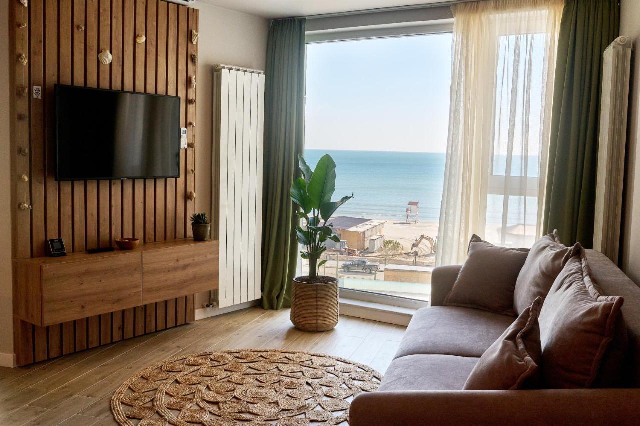 Studio Cornelia Seaview Spa&Pool In Infinity Beach Resort Mamaia Bagian luar foto